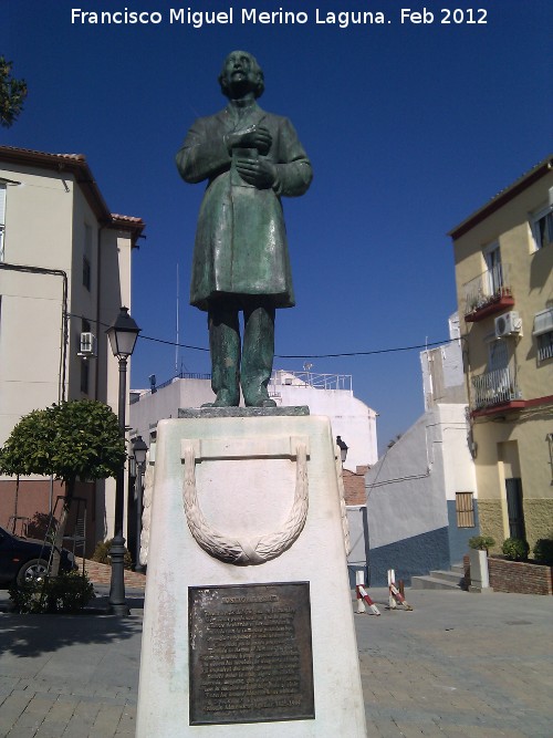 Monumento a Almendros Aguilar - Monumento a Almendros Aguilar. 