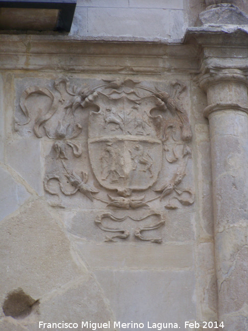 Palacio Ducal de Medinaceli - Palacio Ducal de Medinaceli. Escudo derecho
