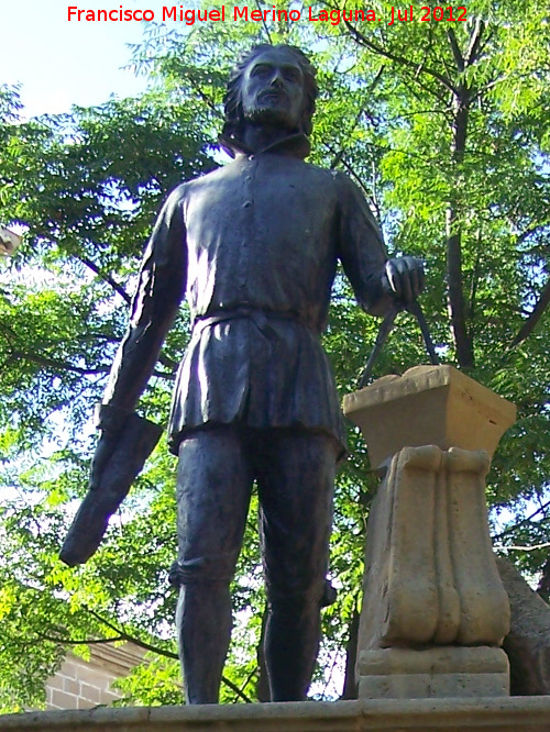 Monumento a Andrs de Vandelvira - Monumento a Andrs de Vandelvira. Estatua