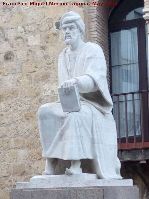 Monumento a Averroes - Monumento a Averroes. Estatua