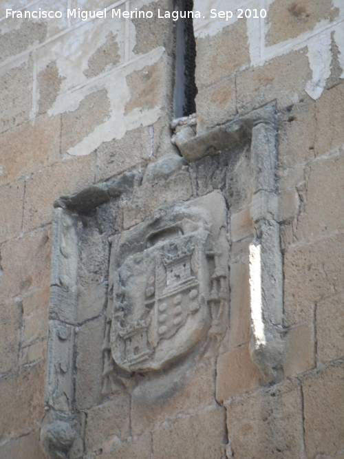 Iglesia de San Pedro Apstol - Iglesia de San Pedro Apstol. Escudo de la torre de Don Juan de Avila