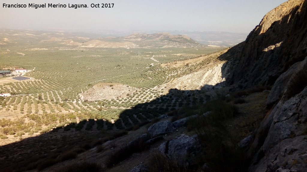 Cerro Cuevas del Aire - Cerro Cuevas del Aire. Vistas desde las paredes rocosas que dan a Bedmar