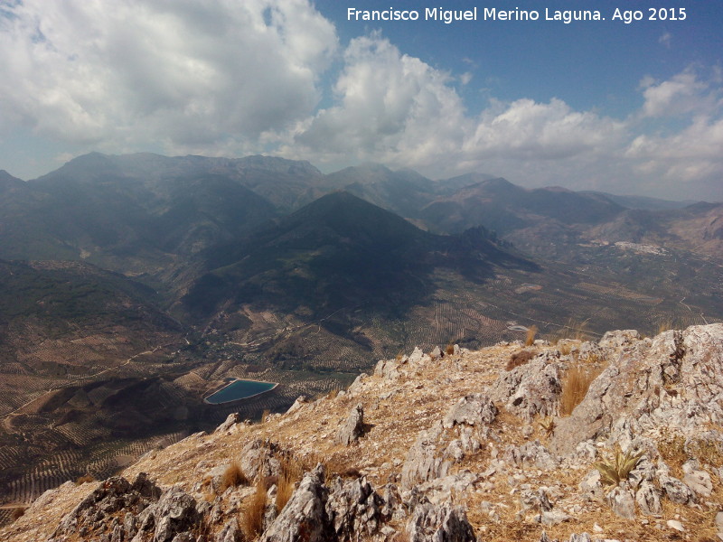Cerro Alto de la Serrezuela - Cerro Alto de la Serrezuela. Vistas hacia el Monte Carluca