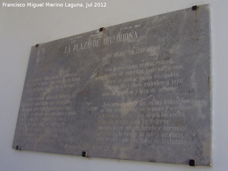 Plaza Ochavada - Plaza Ochavada. Placa con un poema a la plaza por Miguel Salcedo Hierro
