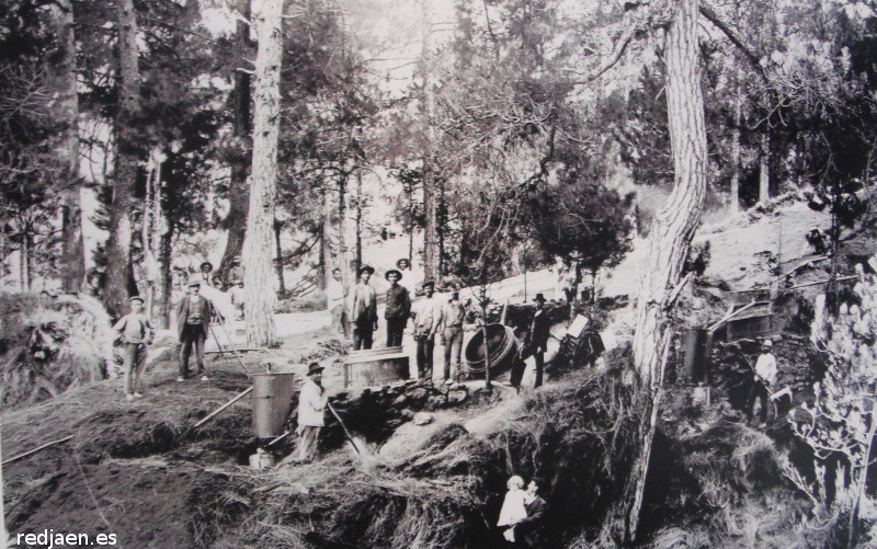 Historia de Cazorla - Historia de Cazorla. Trabajadores de espliego en el Puente de las Herreras 1925 foto Enrique Mackay