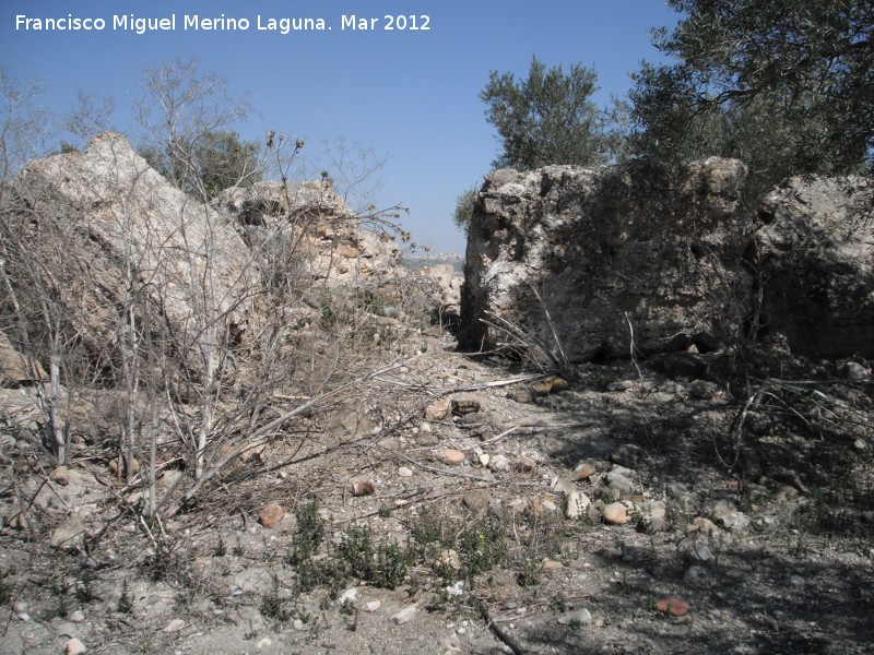 Aljibe romano del Cerro Maquiz - Aljibe romano del Cerro Maquiz. Grandes bloques de Opus Caementitium