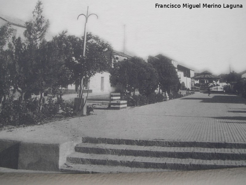 Plaza de la Constitucin de Villargordo - Plaza de la Constitucin de Villargordo. Foto antigua