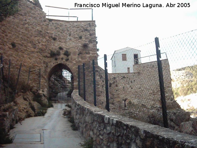 Castillo de la Yedra - Castillo de la Yedra. Puerta de acceso al tercer recinto de murallas