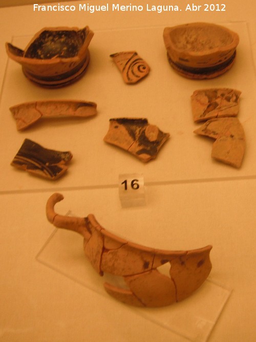 Aldea La Joya - Aldea La Joya. Kantharos y kylix. Siglo IV a.C. Museo Municipal