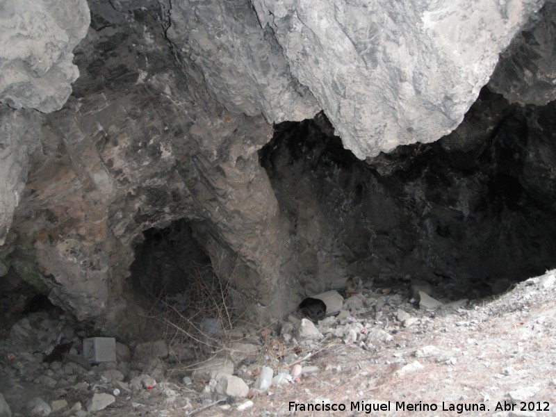 Alcazaba. Cueva del Alczar - Alcazaba. Cueva del Alczar. Interior