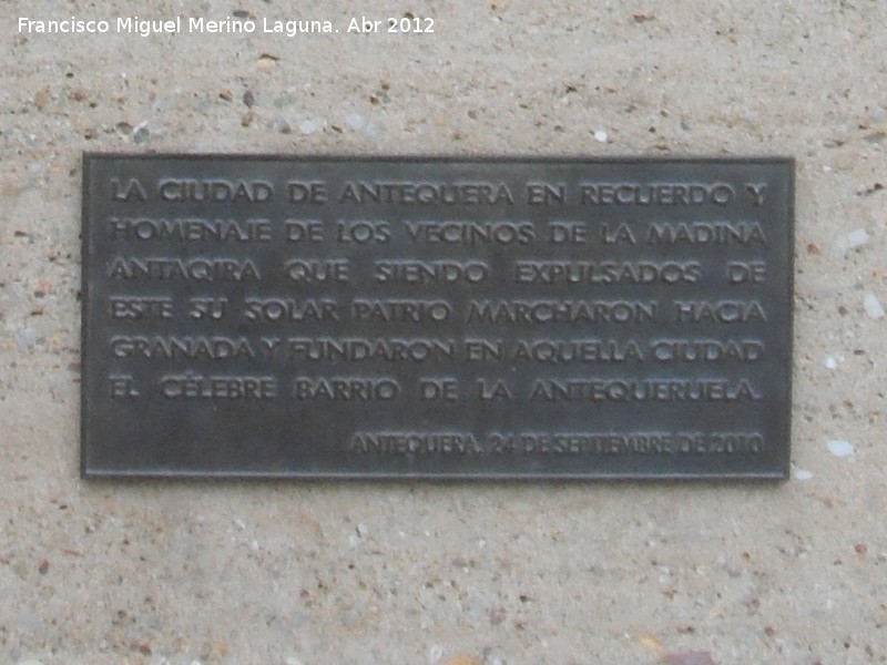 Monumento a los Expulsados de la Madina - Monumento a los Expulsados de la Madina. Placa