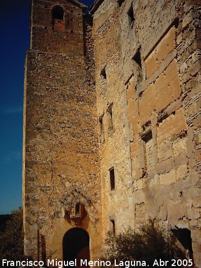 Monasterio de Montesin - Monasterio de Montesin. Entrada y torre de la capilla