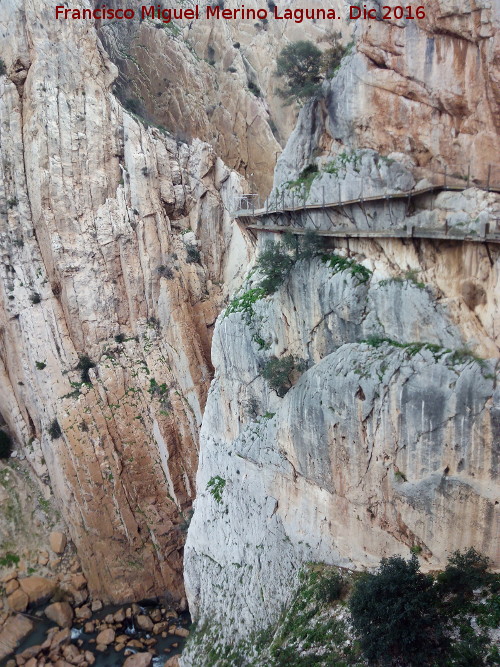 Caminito del Rey - Caminito del Rey. Antiguo camino y el nuevo en los Gaitanes