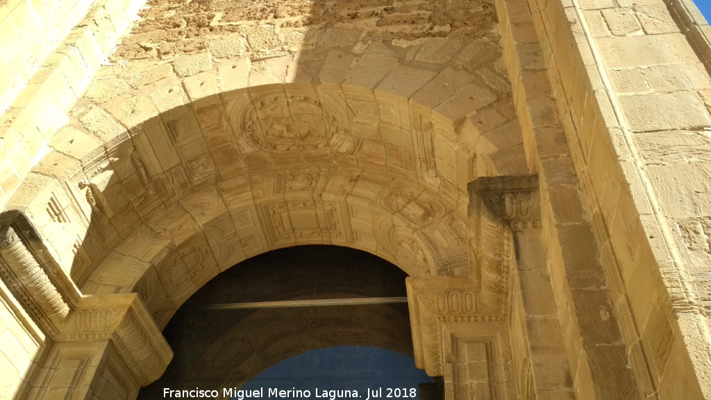 Iglesia de Santa Mara - Iglesia de Santa Mara. Arco de la Capilla de los Camarasa