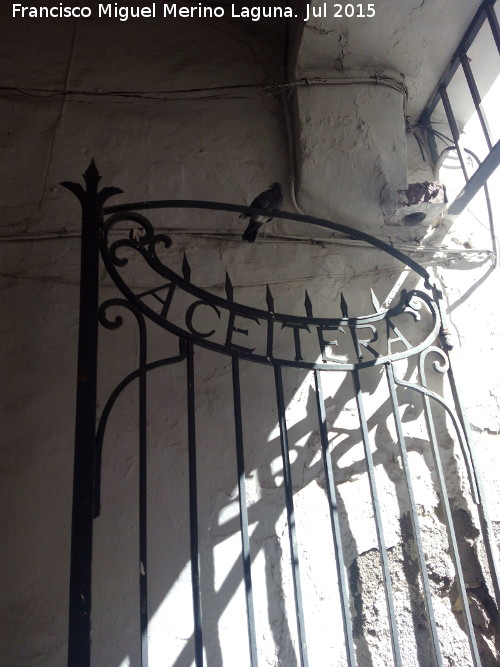 Claustro del Convento de la Consolacin - Claustro del Convento de la Consolacin. Rejas de la antigua fbrica de aceite