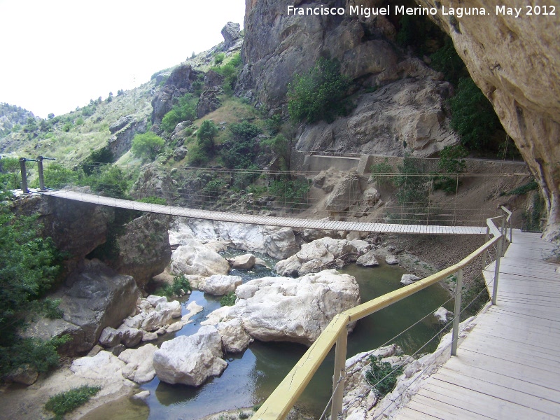 Puente Colgante del Ro Velillos - Puente Colgante del Ro Velillos. 