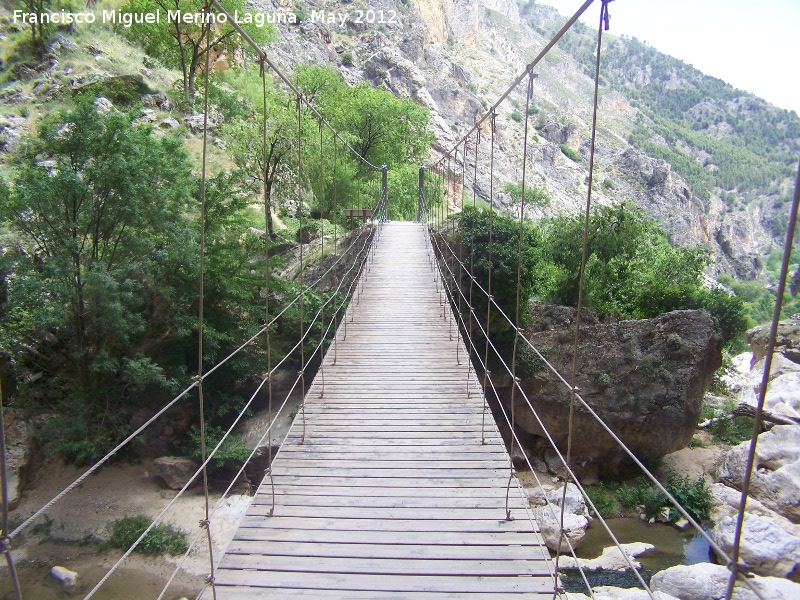 Puente Colgante del Ro Velillos - Puente Colgante del Ro Velillos. 