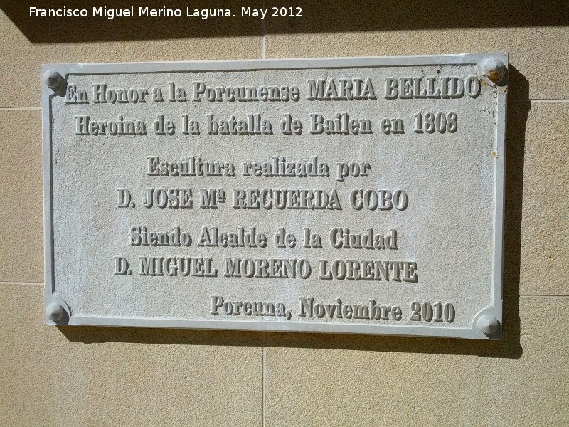 Monumento a Mara Bellido - Monumento a Mara Bellido. Placa