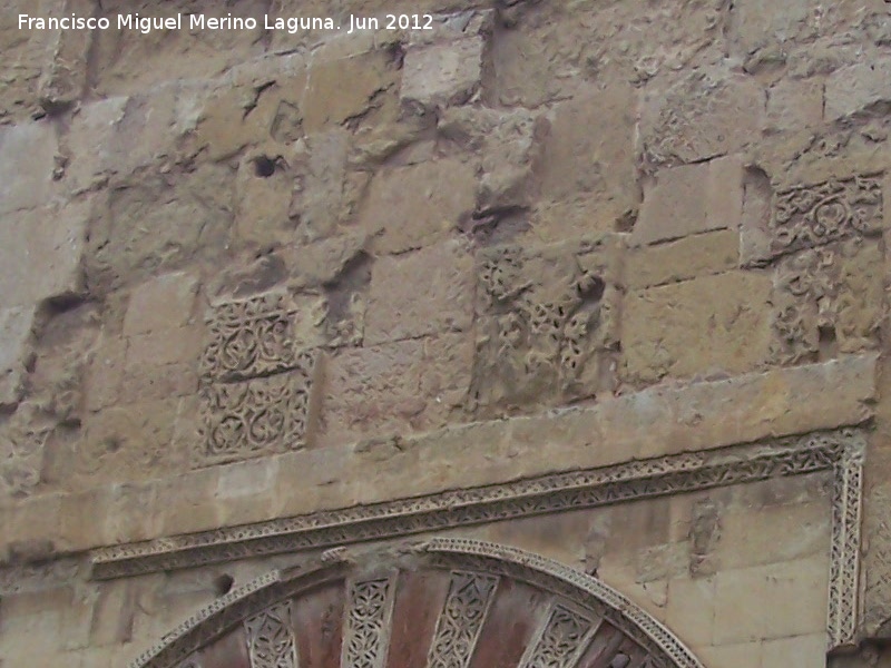 Mezquita Catedral. Puerta de San Esteban - Mezquita Catedral. Puerta de San Esteban. Restos de decoracin