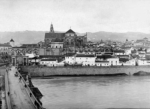 Mezquita Catedral. Muro Meridional - Mezquita Catedral. Muro Meridional. Mezquita y puente 1920