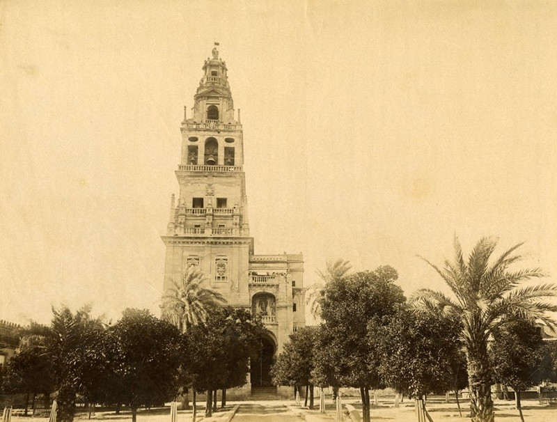 Mezquita Catedral. Patio de los Naranjos - Mezquita Catedral. Patio de los Naranjos. 1880