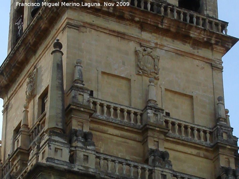 Mezquita Catedral. Torre Campanario - Mezquita Catedral. Torre Campanario. Escudo