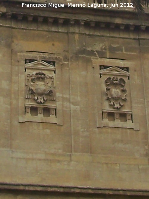 Mezquita Catedral. Torre Campanario - Mezquita Catedral. Torre Campanario. Escudos