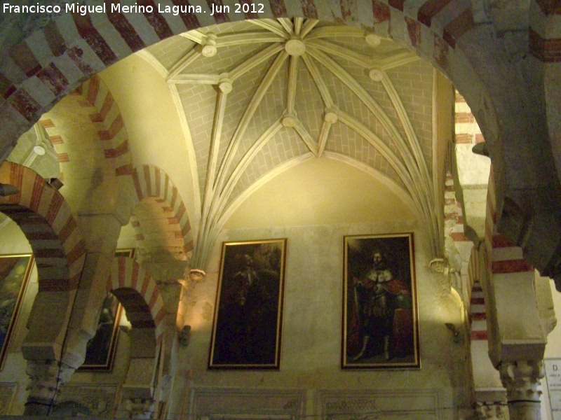 Mezquita Catedral. Capilla de San Felipe y Santiago - Mezquita Catedral. Capilla de San Felipe y Santiago. Bveda