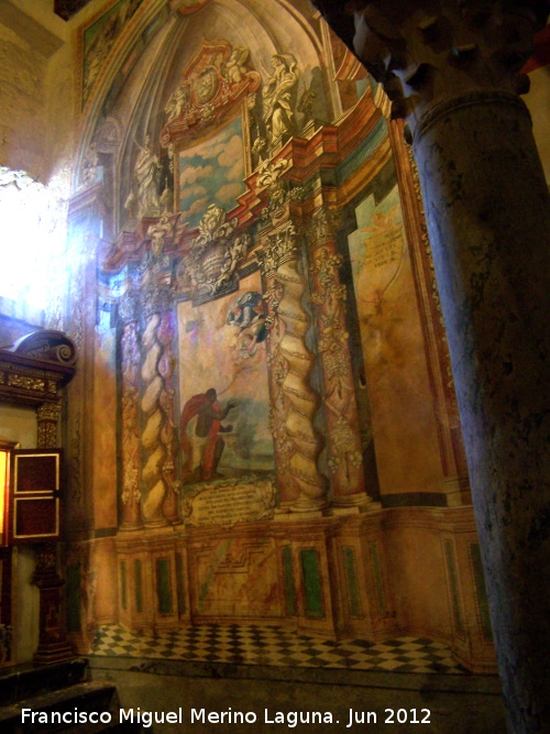 Mezquita Catedral. Capilla del Baptisterio - Mezquita Catedral. Capilla del Baptisterio. Retablo de arquitectura simulada