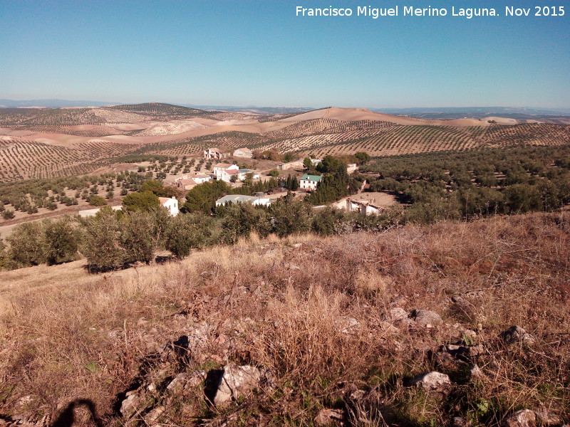 Torre de Mara Martn - Torre de Mara Martn. Vistas de la aldea desde la torre y al fondo la Atalaya de Mengbar