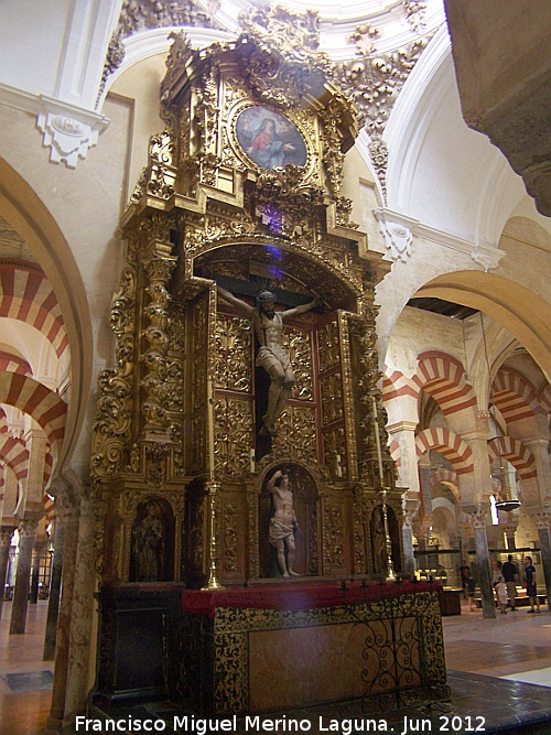 Mezquita Catedral. Altar del Santísimo Cristo del Punto - Mezquita Catedral. Altar del Santísimo Cristo del Punto. 