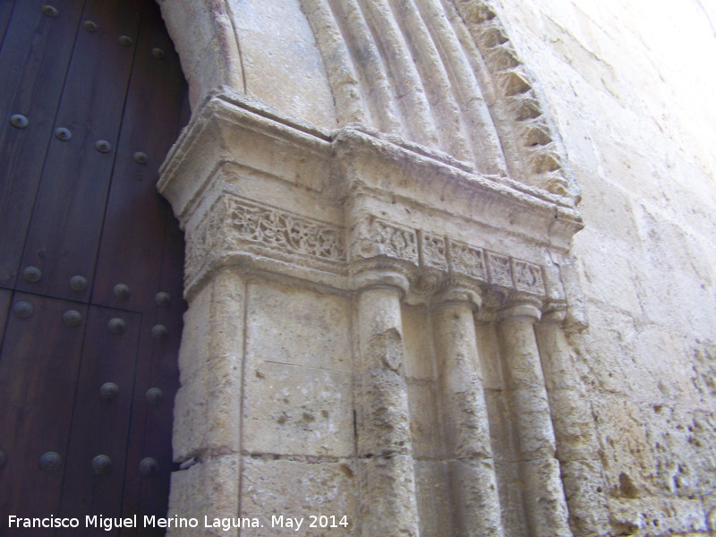 Iglesia de Santiago - Iglesia de Santiago. Capitel derecho