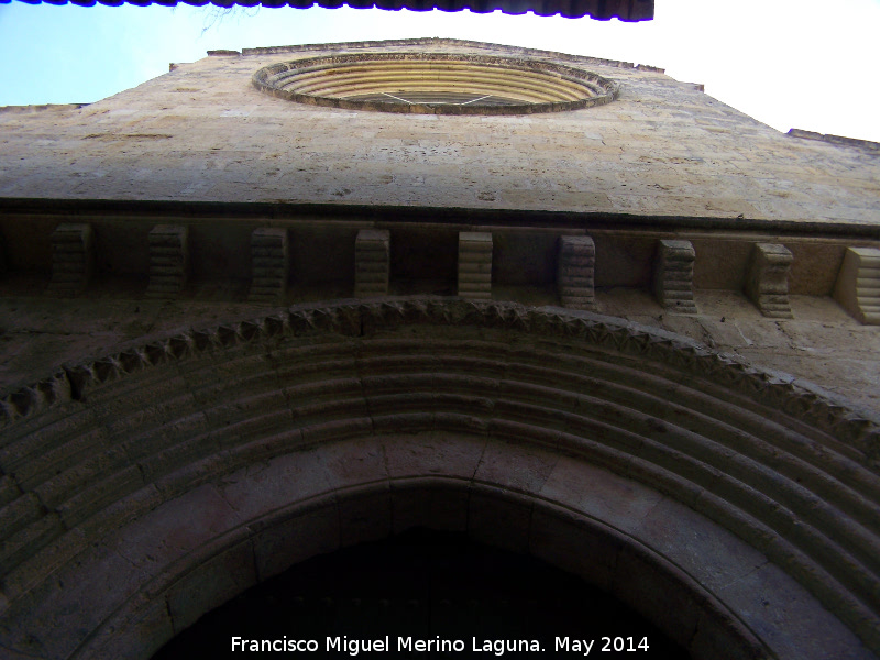 Iglesia de Santiago - Iglesia de Santiago. Portada y rosetn