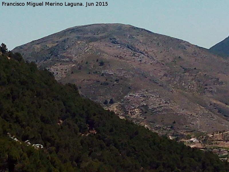 Cerro de la Artesilla - Cerro de la Artesilla. Desde la Serrezuela de Pegalajar