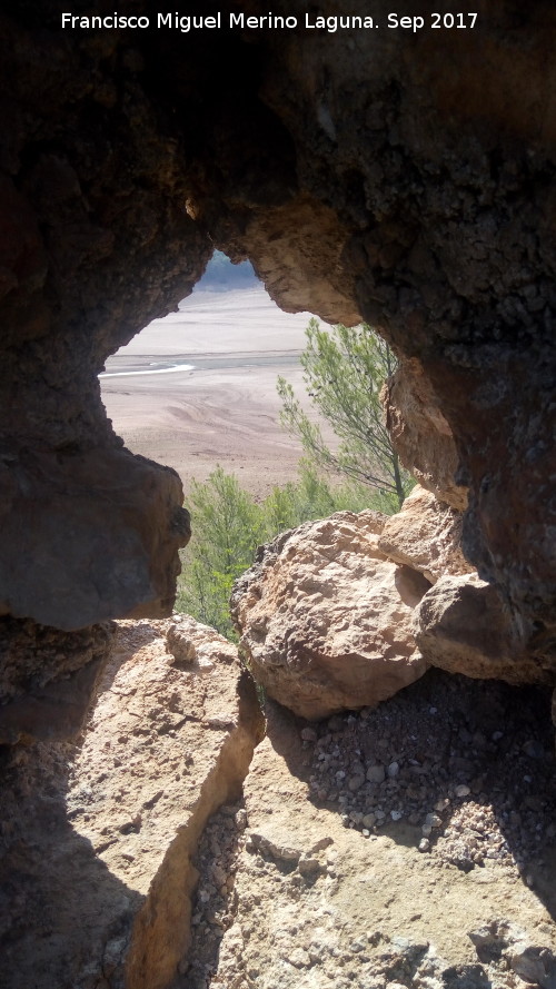 Castillo de Bujaraizar - Castillo de Bujaraizar. Pantano del Tranco en sequa