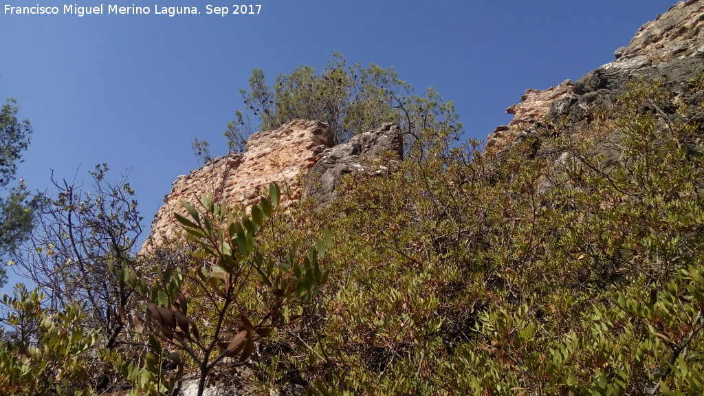 Castillo de Bujaraizar - Castillo de Bujaraizar. Muralla