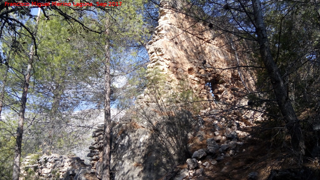 Castillo de Bujaraizar - Castillo de Bujaraizar. Muralla