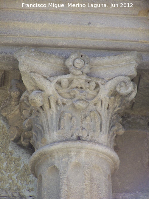 Palacio de las Columnas - Palacio de las Columnas. Capitel de las columnas