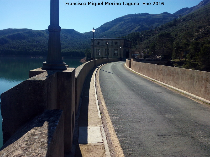 Pantano del Tranco - Pantano del Tranco. Presa