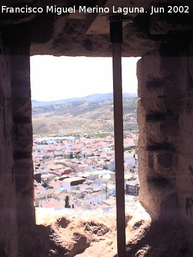 Castillo de los Duques de Alburquerque - Castillo de los Duques de Alburquerque. Huelma desde la ventana inferior de la fachada