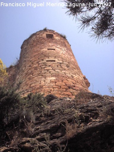 Castillo de los Duques de Alburquerque - Castillo de los Duques de Alburquerque. Torren de la izquierda de la fachada