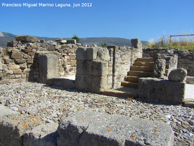 Baelo Claudia. Tabernae del Decumanus Maximus - Baelo Claudia. Tabernae del Decumanus Maximus. Escaleras