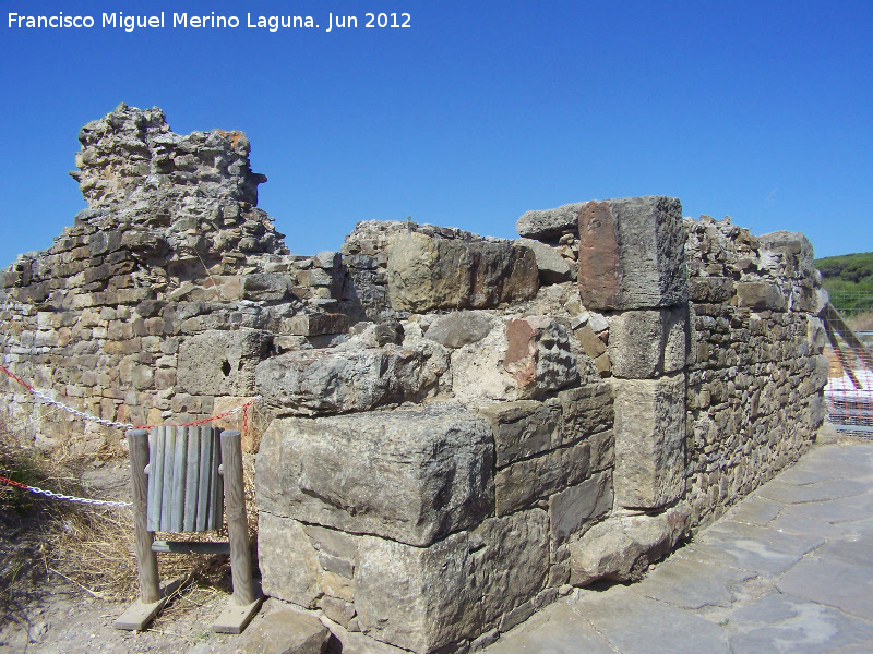 Baelo Claudia. Puerta de Gades - Baelo Claudia. Puerta de Gades. Torren