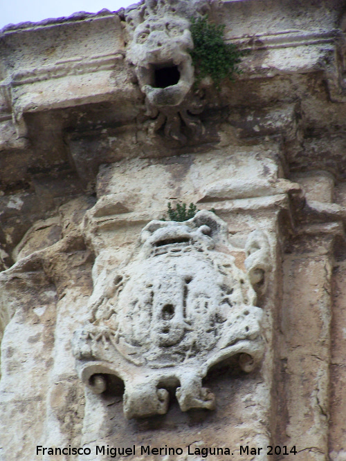 Iglesia de la Inmaculada - Iglesia de la Inmaculada. Grgola y escudo