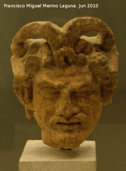Oppidum Torrebenzal - Oppidum Torrebenzal. Dios Pan en mrmol tallado siglos I-II. Museo Arqueolgico Provincial