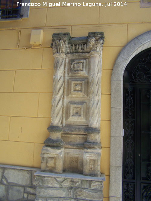 Casa del Rey Fernando - Casa del Rey Fernando. Columnas de la izquierda