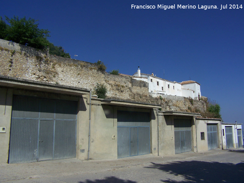 Murallas de Iznatoraf - Murallas de Iznatoraf. Paseo de la Cava