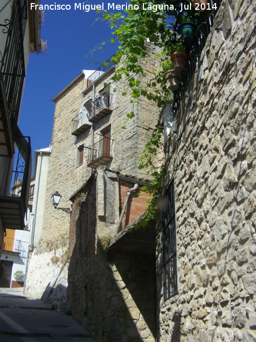 Murallas de Iznatoraf - Murallas de Iznatoraf. Calle Calaveras