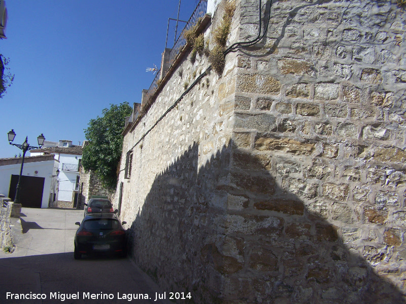 Murallas de Iznatoraf - Murallas de Iznatoraf. Calle Cobertizo