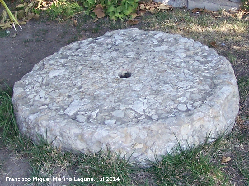 Restos arqueolgicos de Iznatoraf - Restos arqueolgicos de Iznatoraf. Piedra de molino